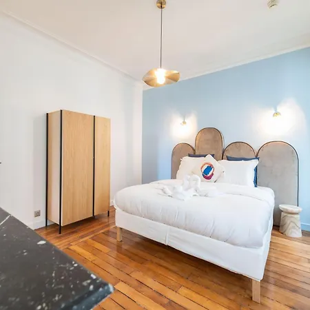 Aparthotel Hotelhome 16 4*